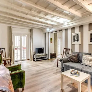 Lovely Spacious Near The Colosseum Apartment Rome