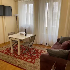 In 2 Apartment Rome